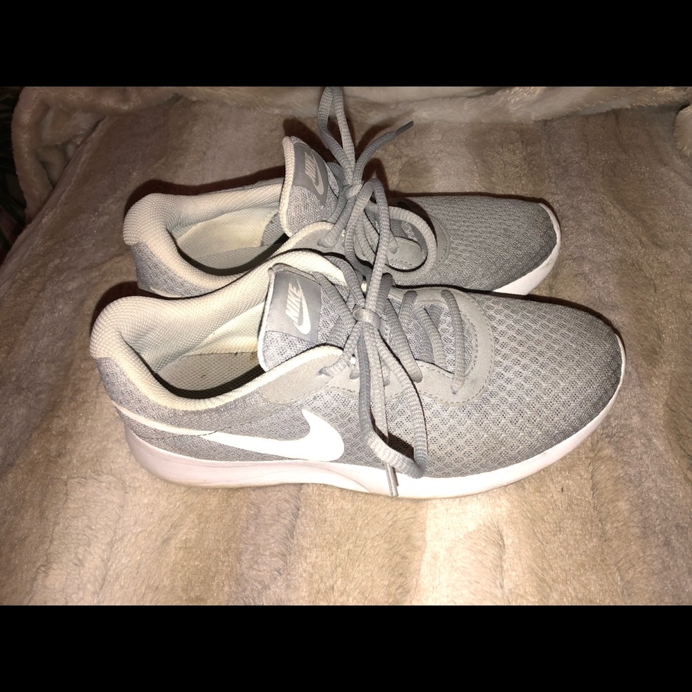 ! NIKE RUNNING SHOES ! - Picture 3 of 4